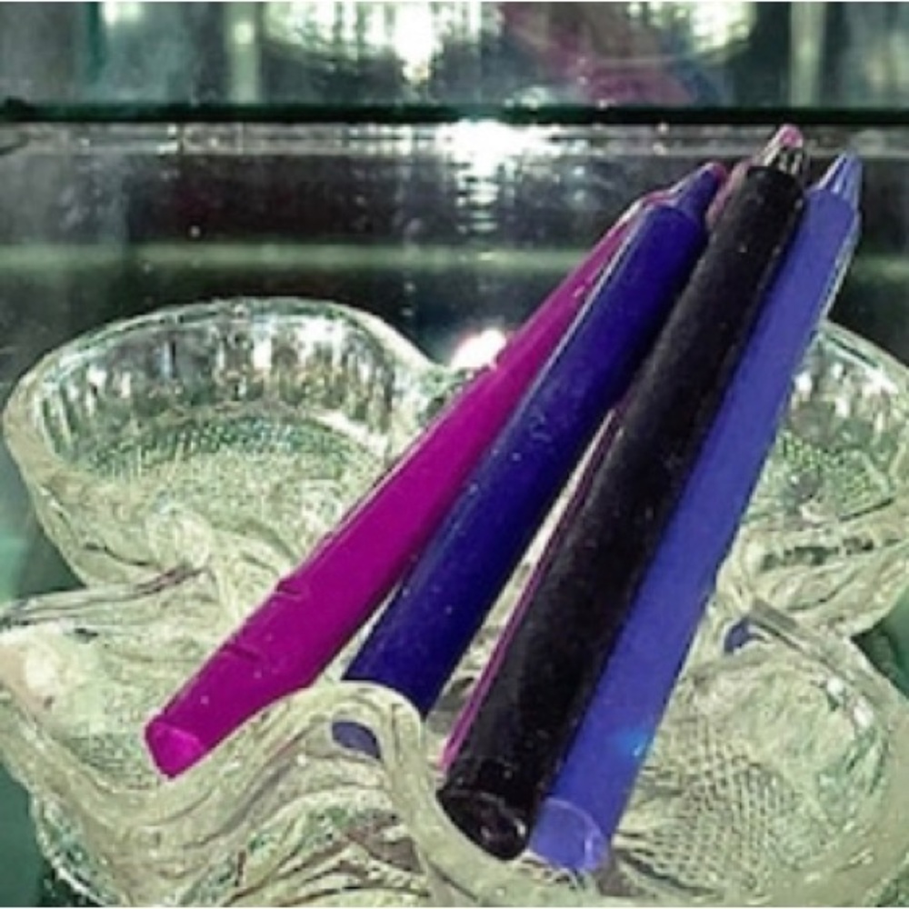 Meet your Poshers, Karin and Rachel